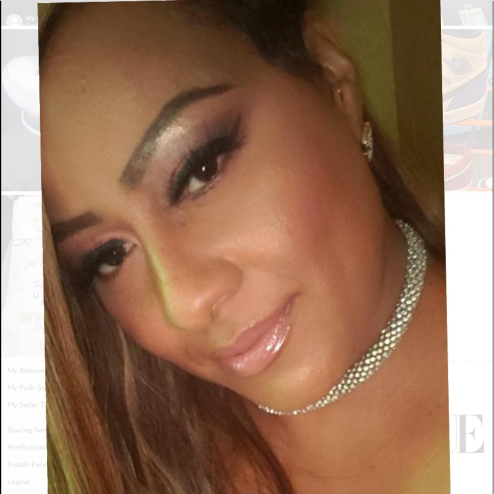Meet your Posher, Nicole